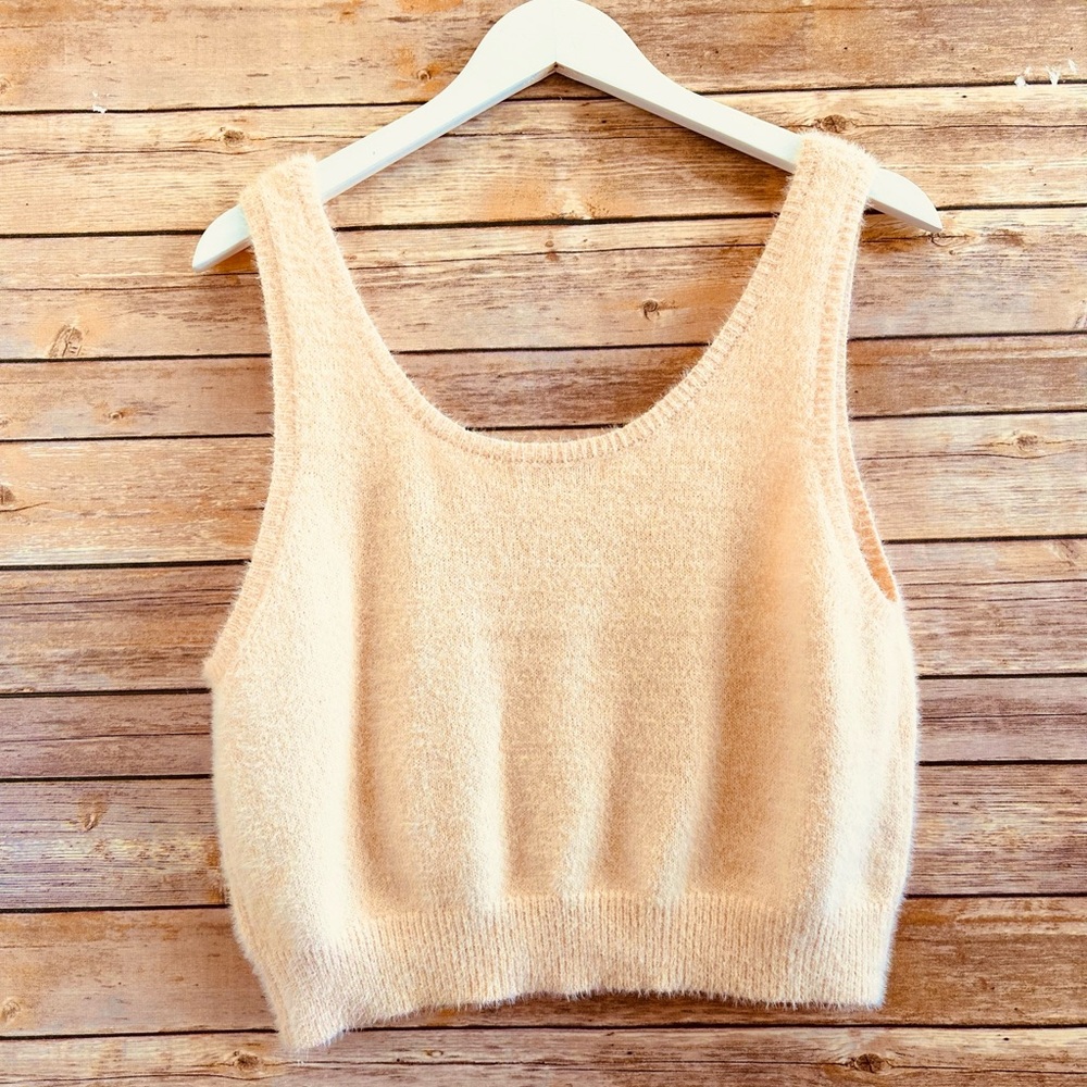 Hazel Moon Sweater Tank Women’s Size XL Cream Cropped Fuzzy - Picture 3 of 3